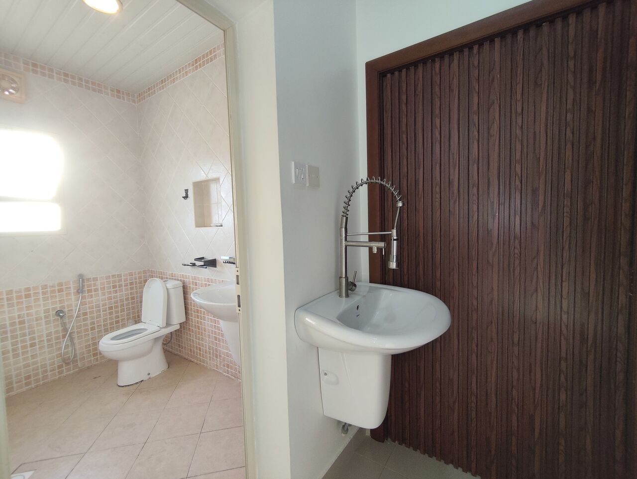 Janabiya, Apartments, Flats, Houses & Villas, BHD 160/year,  1 BR,  Janabiya:- Furnished Studio Flat On Rent With Unlimited Ewa..