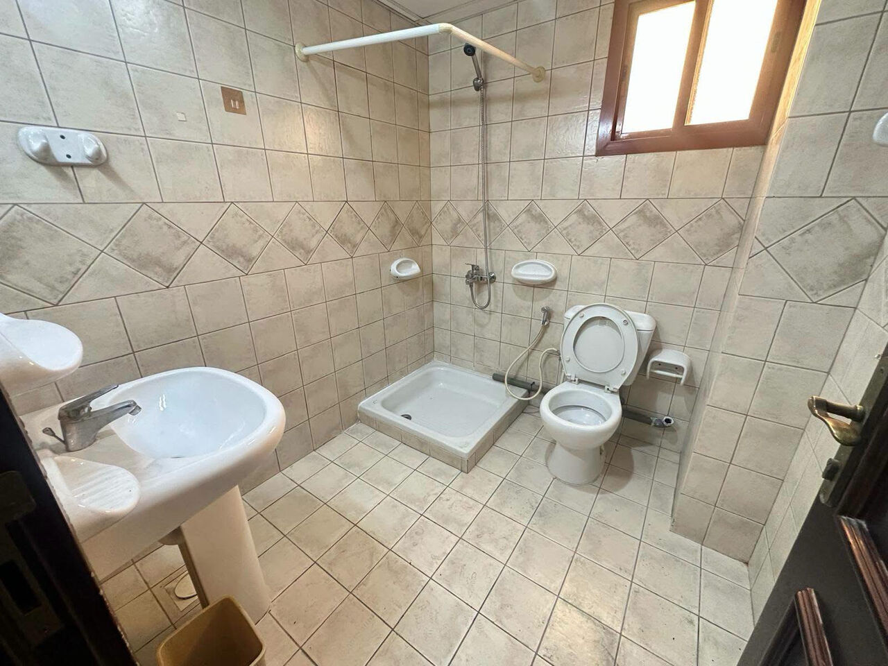 Manama, Apartments, Flats, Houses & Villas, BHD 330/month,  2 BR,  𝐆𝐮𝐝𝐚𝐢𝐛𝐢𝐲𝐚:- 2𝐁𝐇𝐊 Fully-𝐅𝐮𝐫𝐧𝐢𝐬𝐡𝐞𝐝 𝐅𝐥𝐚