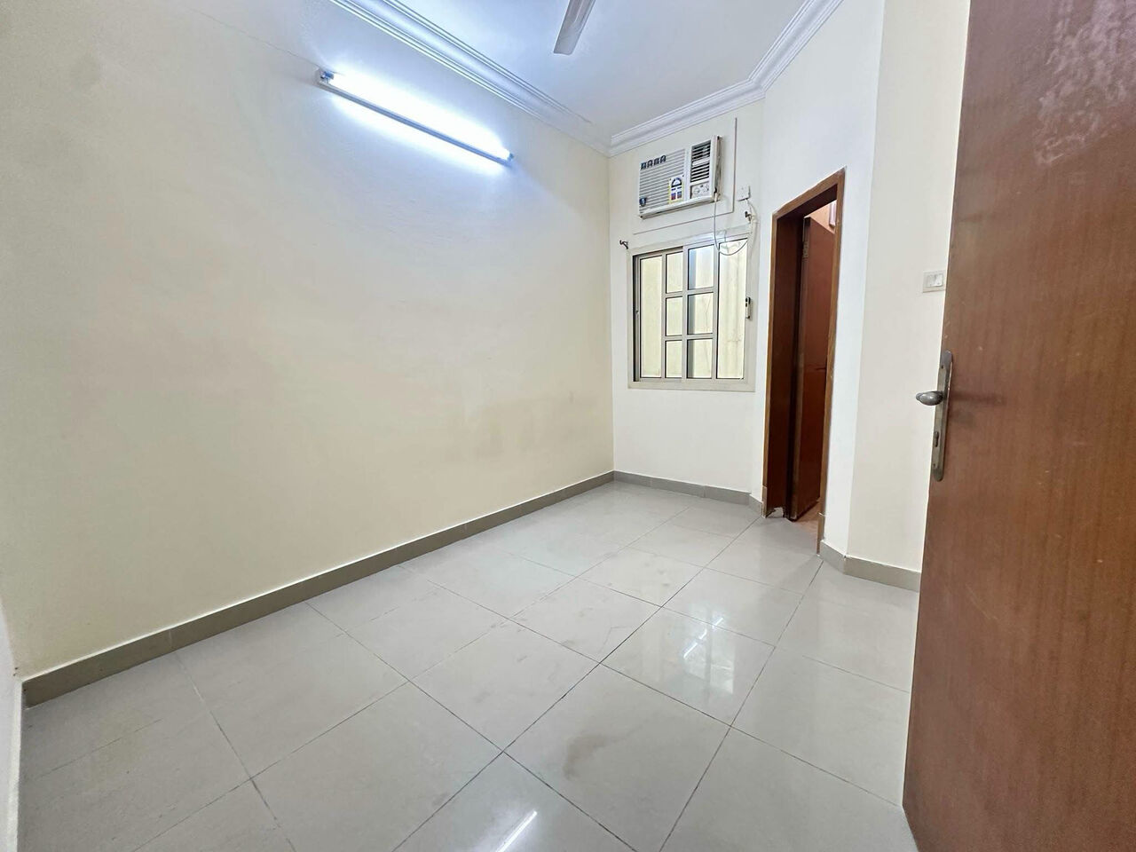 Manama, Apartments, Flats, Houses & Villas, BHD 400/month,  4 BR,  𝐆𝐮𝐝𝐚𝐢𝐛𝐢𝐲𝐚:- 4𝐁𝐇𝐊 𝐒𝐞𝐦𝐢-𝐅𝐮𝐫𝐧𝐢𝐬𝐡𝐞𝐝 