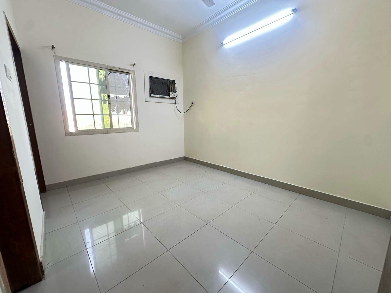 Manama, Apartments, Flats, Houses & Villas, BHD 400/month,  4 BR,  𝐆𝐮𝐝𝐚𝐢𝐛𝐢𝐲𝐚:- 4𝐁𝐇𝐊 𝐒𝐞𝐦𝐢-𝐅𝐮𝐫𝐧𝐢𝐬𝐡𝐞𝐝 