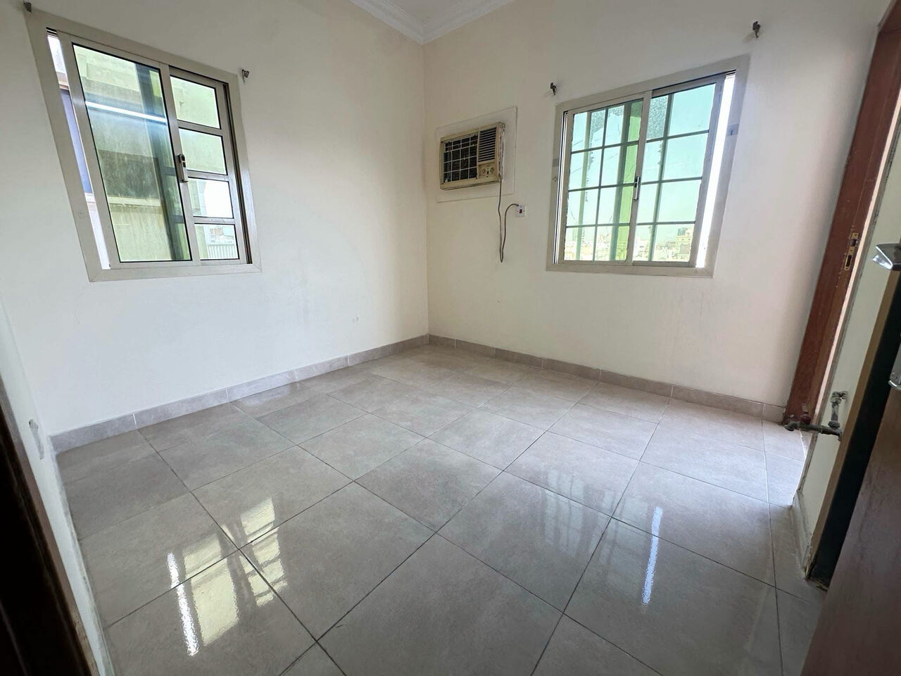 Manama, Apartments, Flats, Houses & Villas, BHD 400/month,  4 BR,  𝐆𝐮𝐝𝐚𝐢𝐛𝐢𝐲𝐚:- 4𝐁𝐇𝐊 𝐒𝐞𝐦𝐢-𝐅𝐮𝐫𝐧𝐢𝐬𝐡𝐞𝐝 