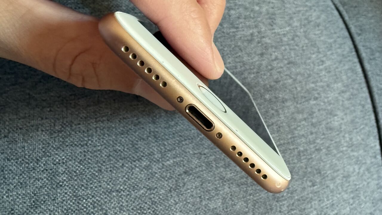 Al Masiaf, Mobile Phones, Iphone 8 64GB