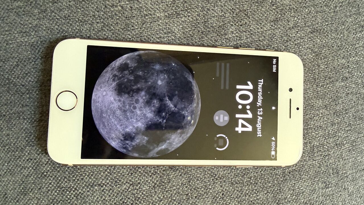 Al Masiaf, Mobile Phones, Iphone 8 64GB