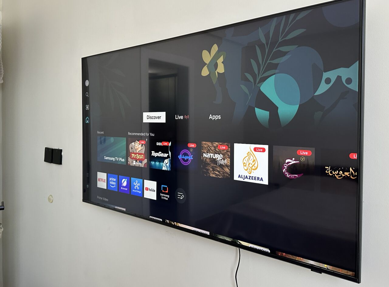 Riyadh, Appliances, SAR 1000,  Samsung 55" Crystal UHD 4K Smart TV DU7000 (2024) &mdash; With Box & Remote