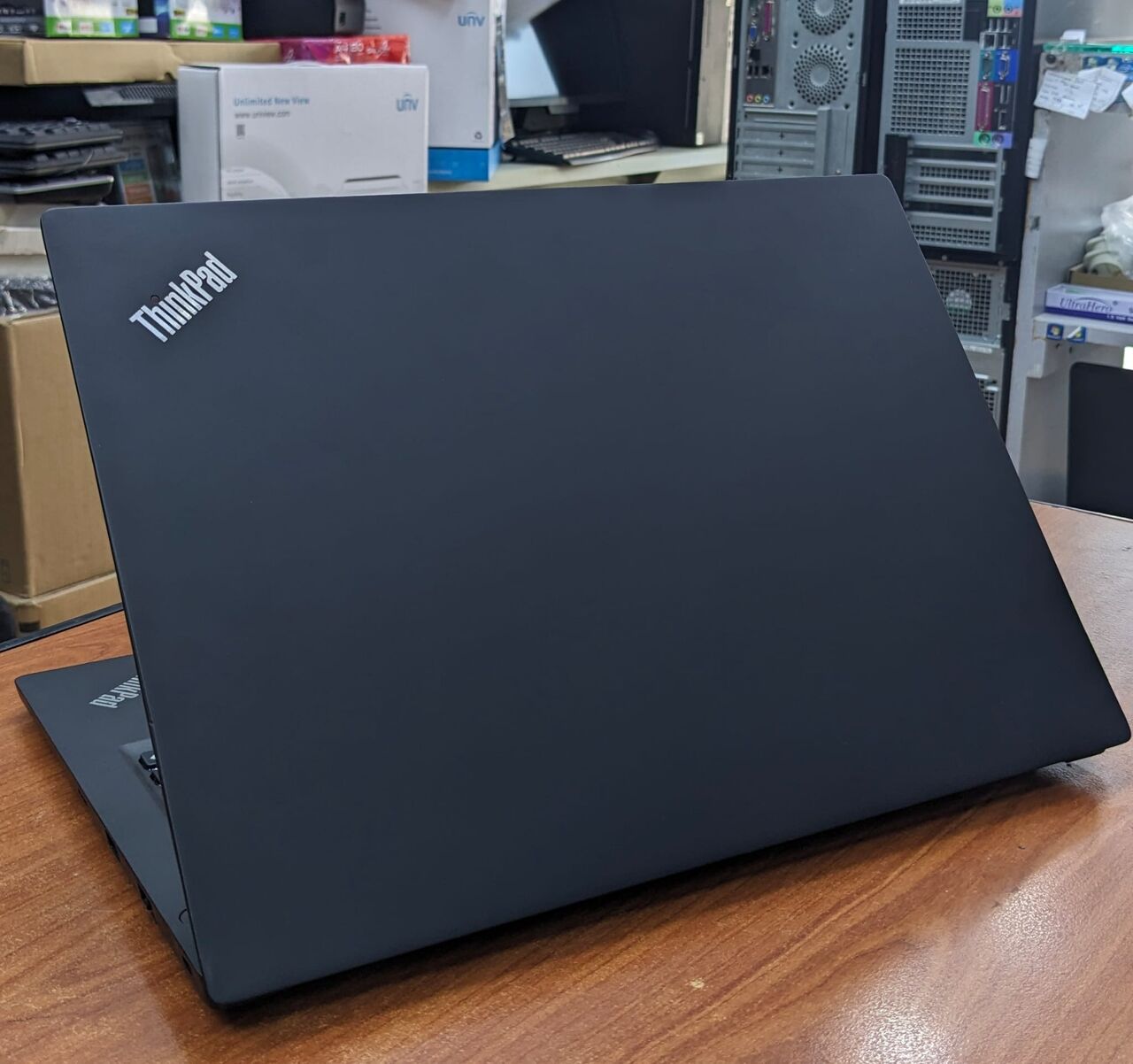 Manama, Computers, BHD 93,  Thinkpad Core I7 8th Gen Laptop Metal Body 8GB RAM 256GB SSD Win & Office 2024 Free GIFTS