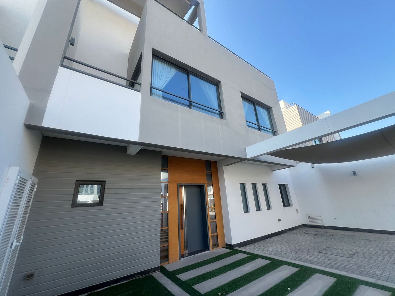 Saar, Villas, BHD 600,  Modern Semi-Furnished Villa For Rent In Saar