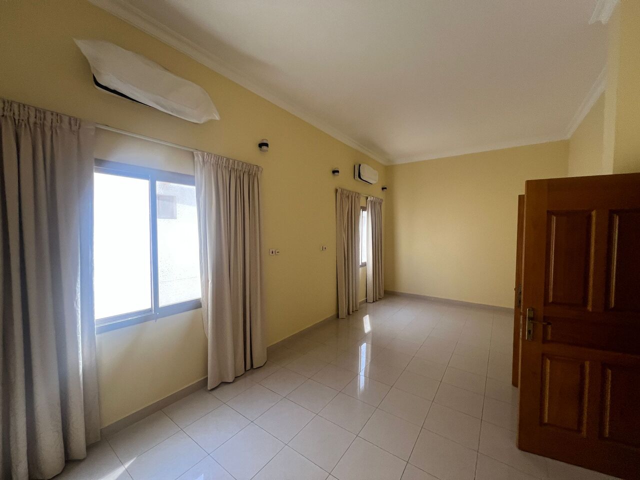 Juffair, Villas, BHD 400,  Semi-Furnished 2-Bedroom Compound Villa For Rent In Juffair
