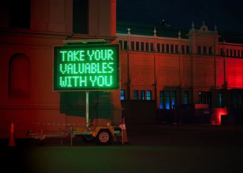 New York, Business, Electronic Signs In Orlando For Clear, Timely Business Messaging