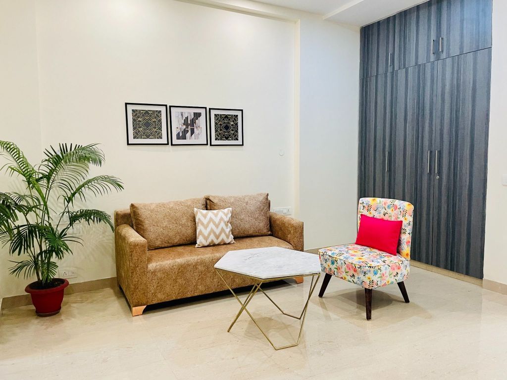 Gurgaon, Apartments, Flats, Houses & Villas, INR 4500/day,  Furnished,  1 BR,  540 Sq. Feet,  One Bedroom Apartment Near DLF Cyber City