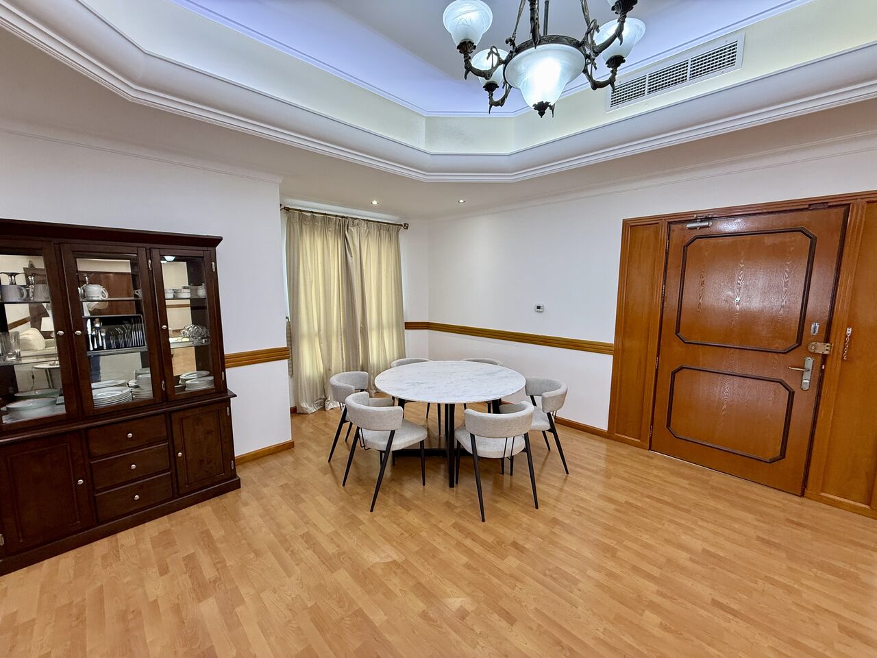 Al Seef, Apartments, Flats, Houses & Villas, BHD 550/month,  Furnished,  3 BR,  150 Sq. Meter,  Spacious And Tidy 3 Bedrooms In Seef !