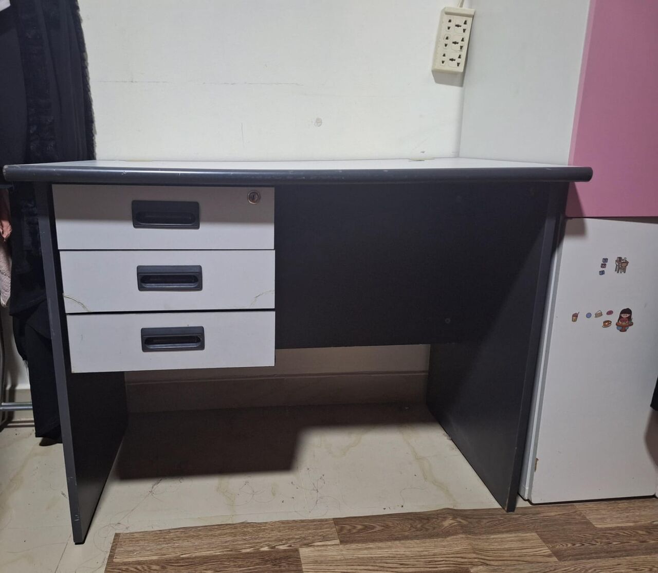 Riyadh, Furniture, SAR 150,  Laptop Or Study Table For Sale (Grey Color)