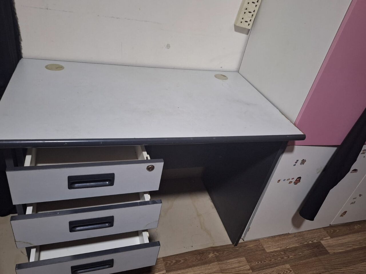 Riyadh, Furniture, SAR 150,  Laptop Or Study Table For Sale (Grey Color)