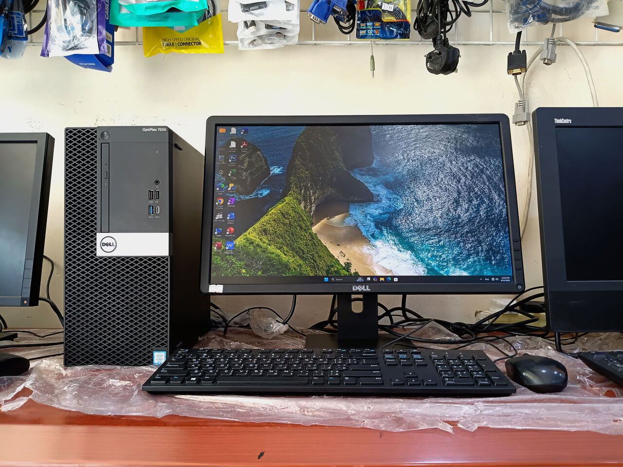 Riffa, Computers, BHD 105,  DELL Computer Set Intel Core I7 7th Gen DDR4 8GB RAM/240GB SSD 22&rsquo;&rsquo;inch Monitor Full HD