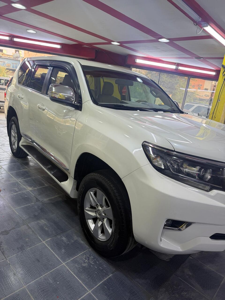 Manama, Vehicles, Cars & Trucks , Toyota Prado,  2018,  Automatic,  175000 KM,