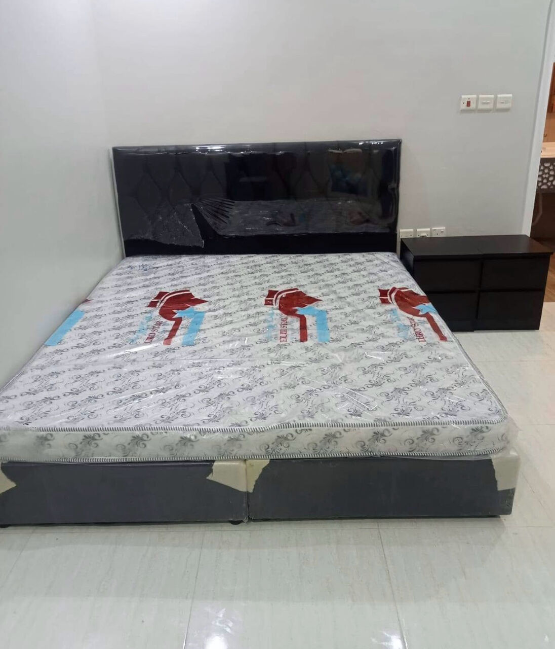 Jeddah, Furniture, SAR 5,  Premium Quality And Luxury Double Bed Set Available