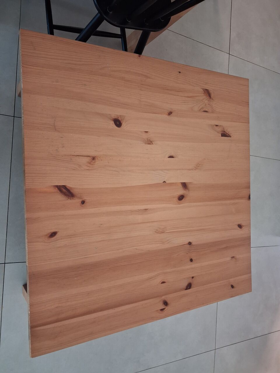 Jeddah, Household Items, SAR 100,  Coffee Table And White Bedside Drawer