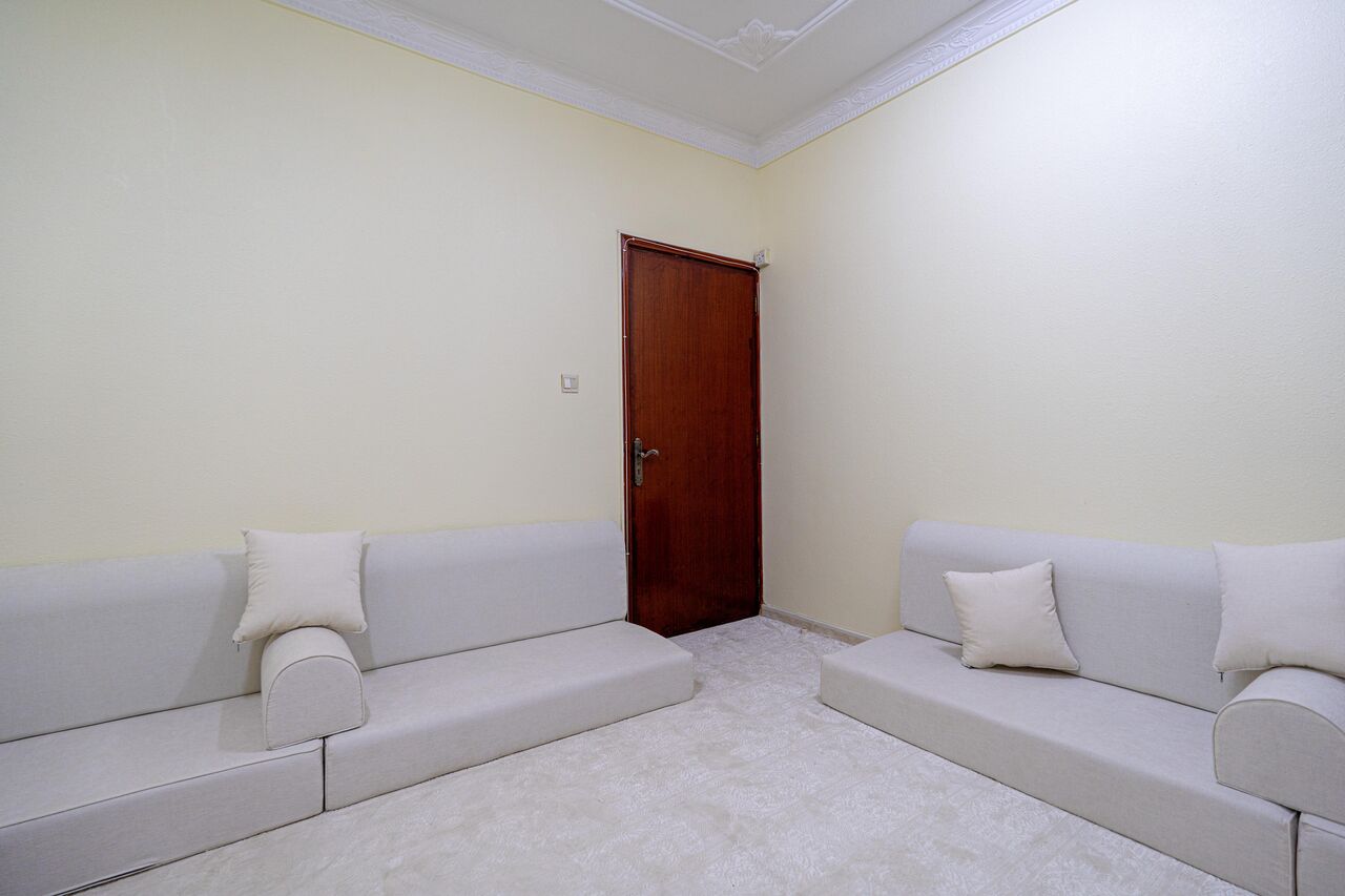 Al Jubail Al Balad, Apartments, Flats, Houses & Villas, SAR 25000/year,  Furnished,  3 BR,  Charming & Spotless Semi-Furnished 3BHK Family Flat &ndash; Al Hamra (Steps From Danube)