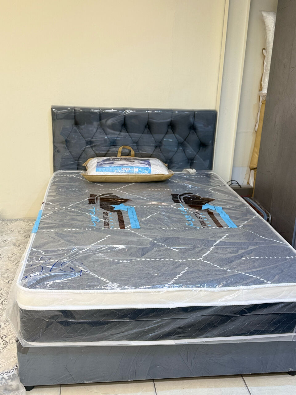 Jeddah, Furniture, SAR 5,  Wooden Beds Are Available For Sale With Best Quaility At Affordable Prices.All Sizes Avail