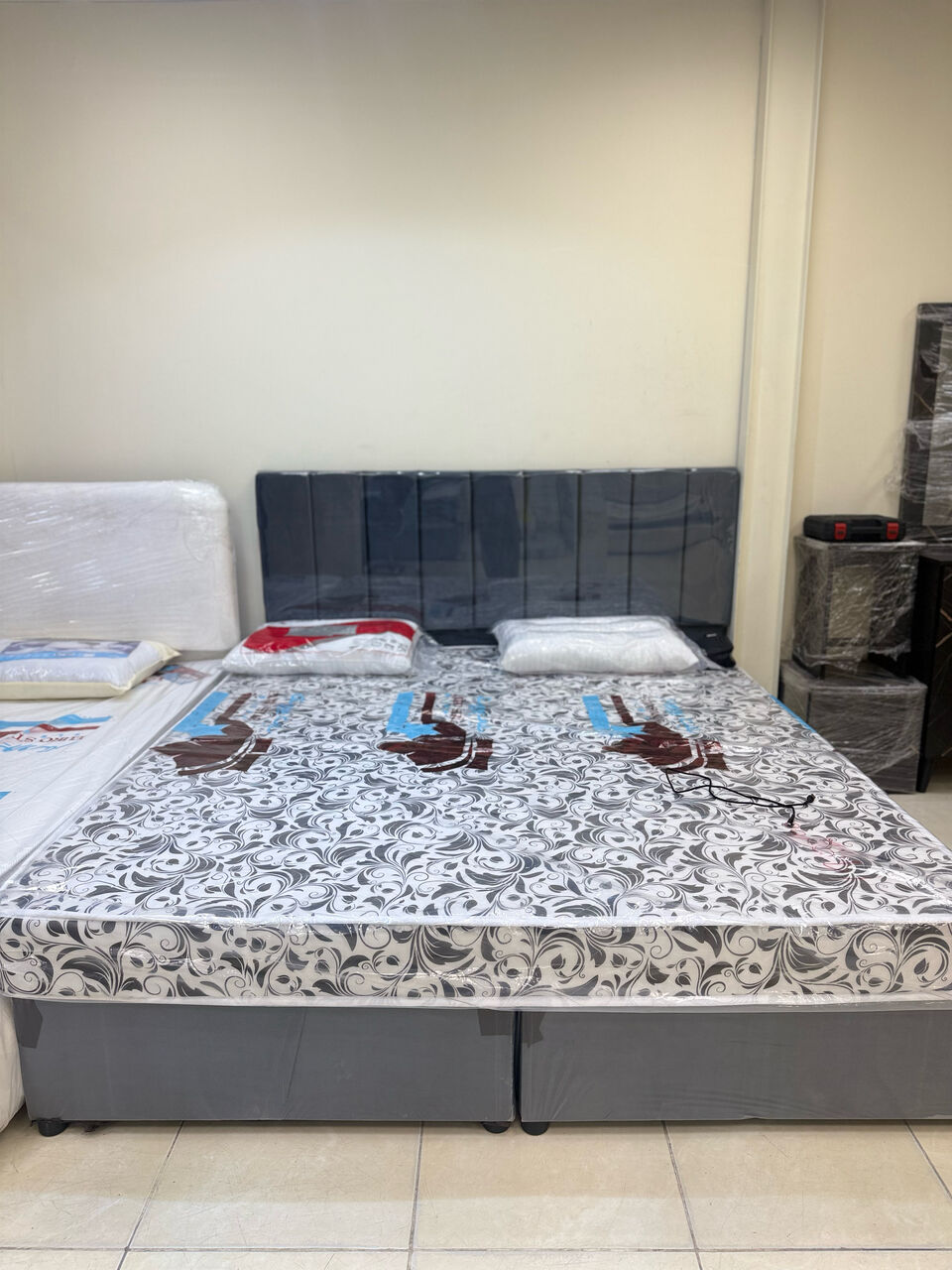 Jeddah, Furniture, SAR 5,  Wooden Beds Are Available For Sale With Best Quaility At Affordable Prices.All Sizes Avail