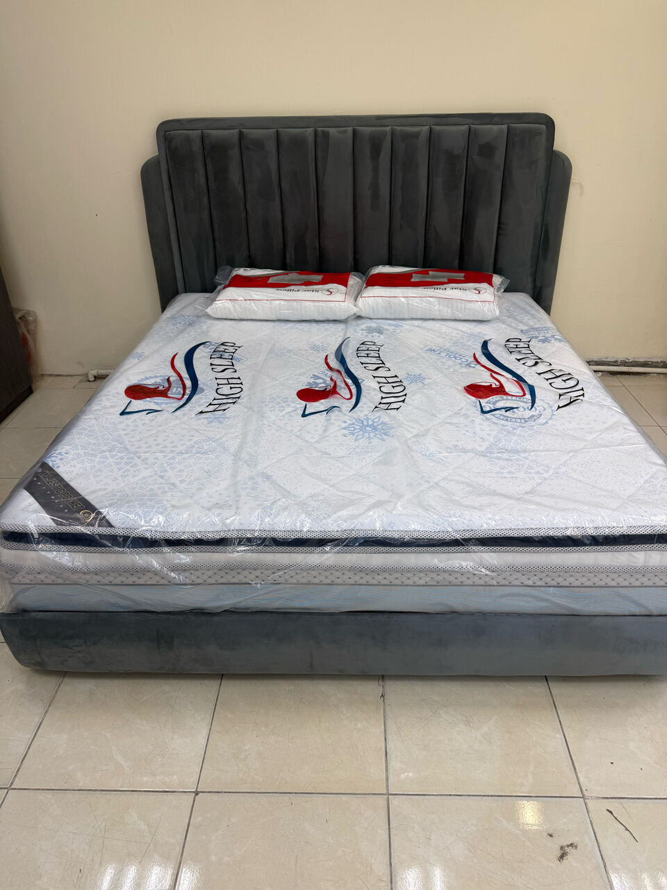 Jeddah, Furniture, SAR 5,  Wooden Beds Are Available For Sale With Best Quaility At Affordable Prices.All Sizes Avail