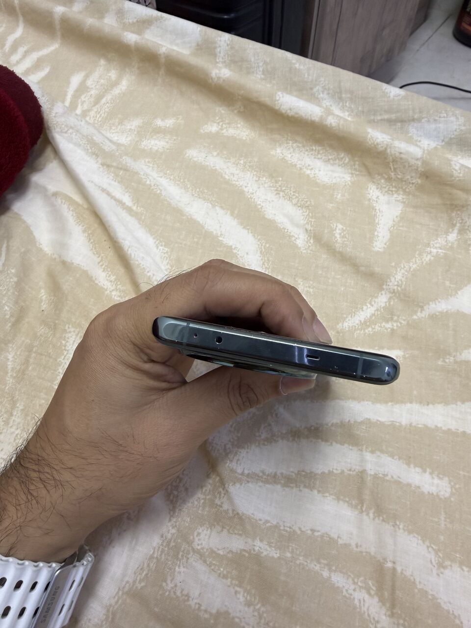 Al Malaz, Mobile Phones, SAR 1300,  OnePlus 12 5G (Flowy Emerald, 256GB / 12GB RAM)