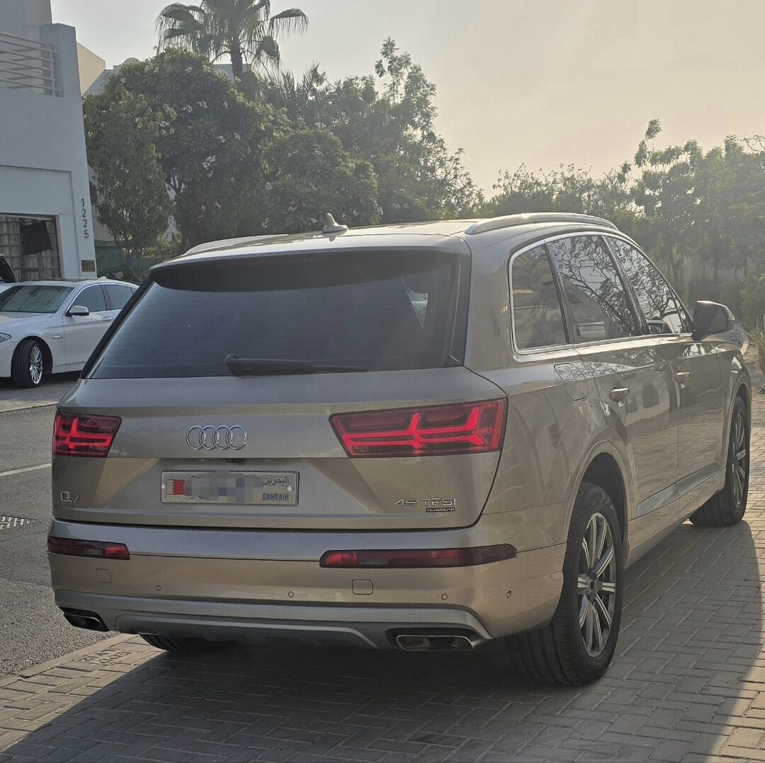 Manama, Vehicles, Cars & Trucks , BHD 7100,  Audi Q7,  2018,  Automatic,  104 KM,