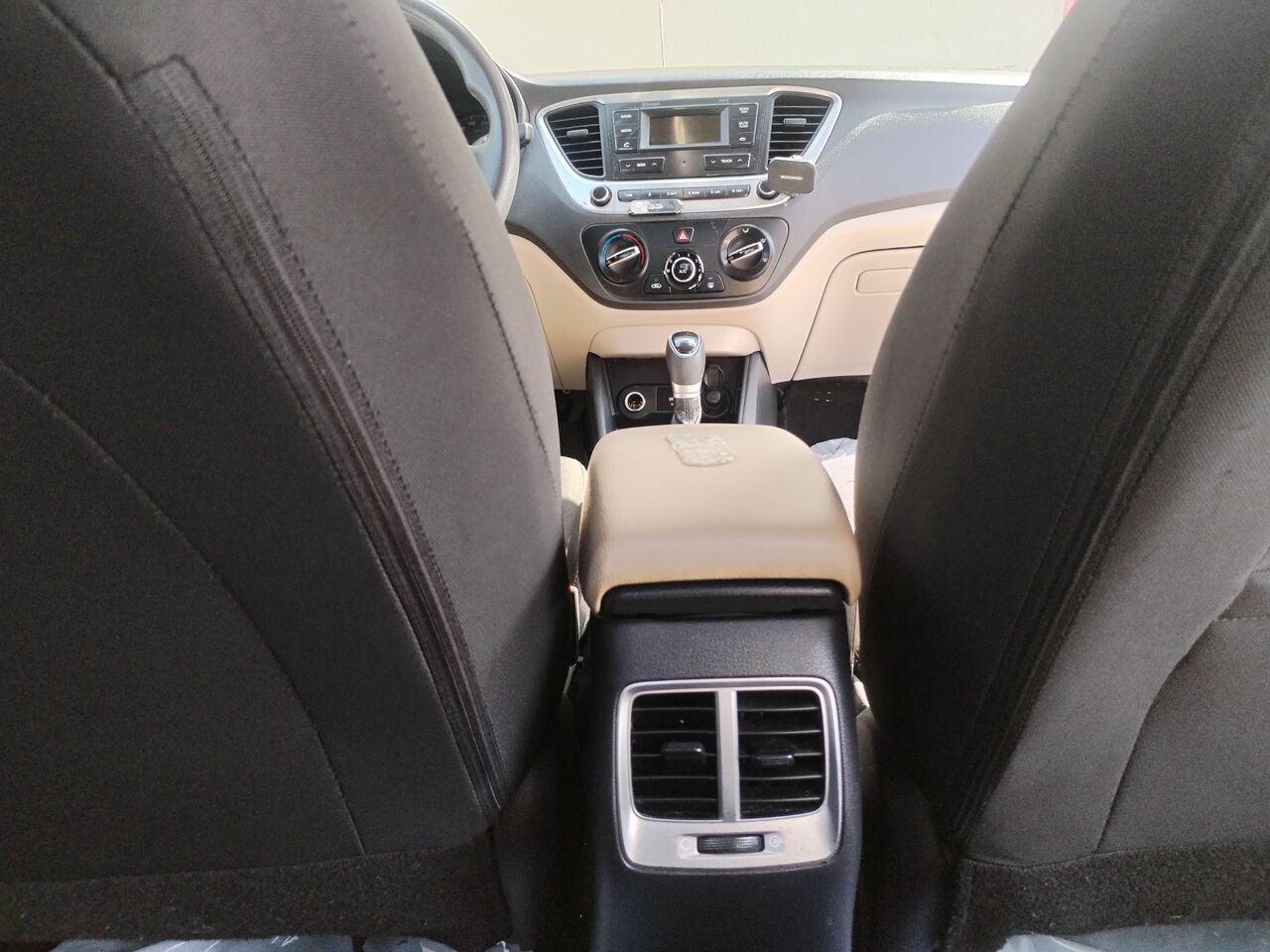 Dammam, Vehicles, Cars & Trucks , SAR 33500,  Hyundai Accent,  2022,  Automatic,  160000 KM,  Hundai Accent