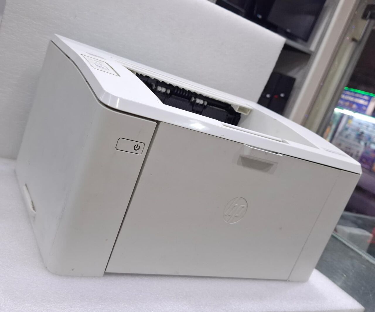 Manama, Electronics, BHD 35,  HP Laser Jet Pro Professional Printer Very Good Working (Free A4 Paper Bundle)