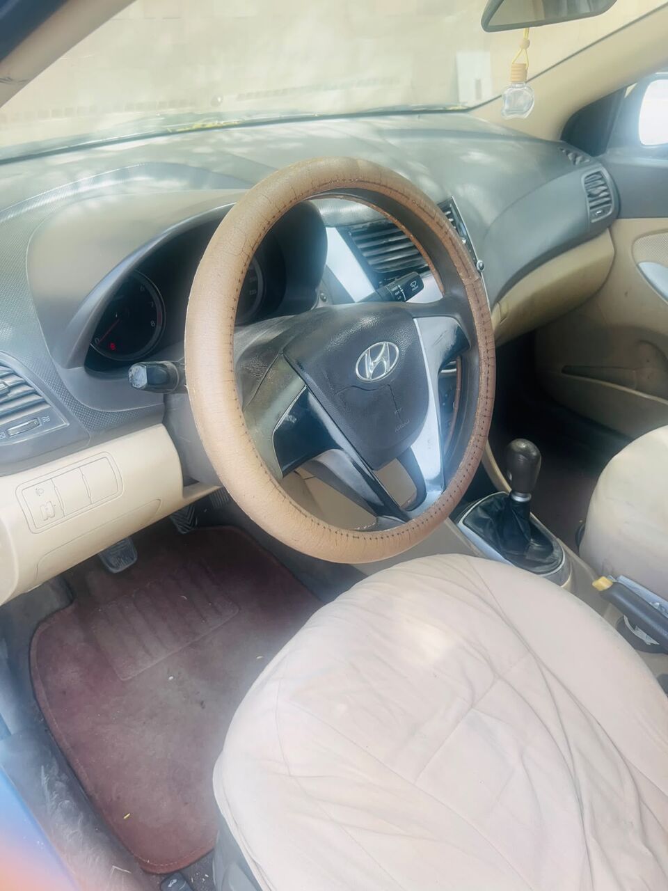 Riyadh, Vehicles, Cars & Trucks , SAR 12500,  Hyundai Accent,  2012,  Manual,  311723 KM,  Sell Car