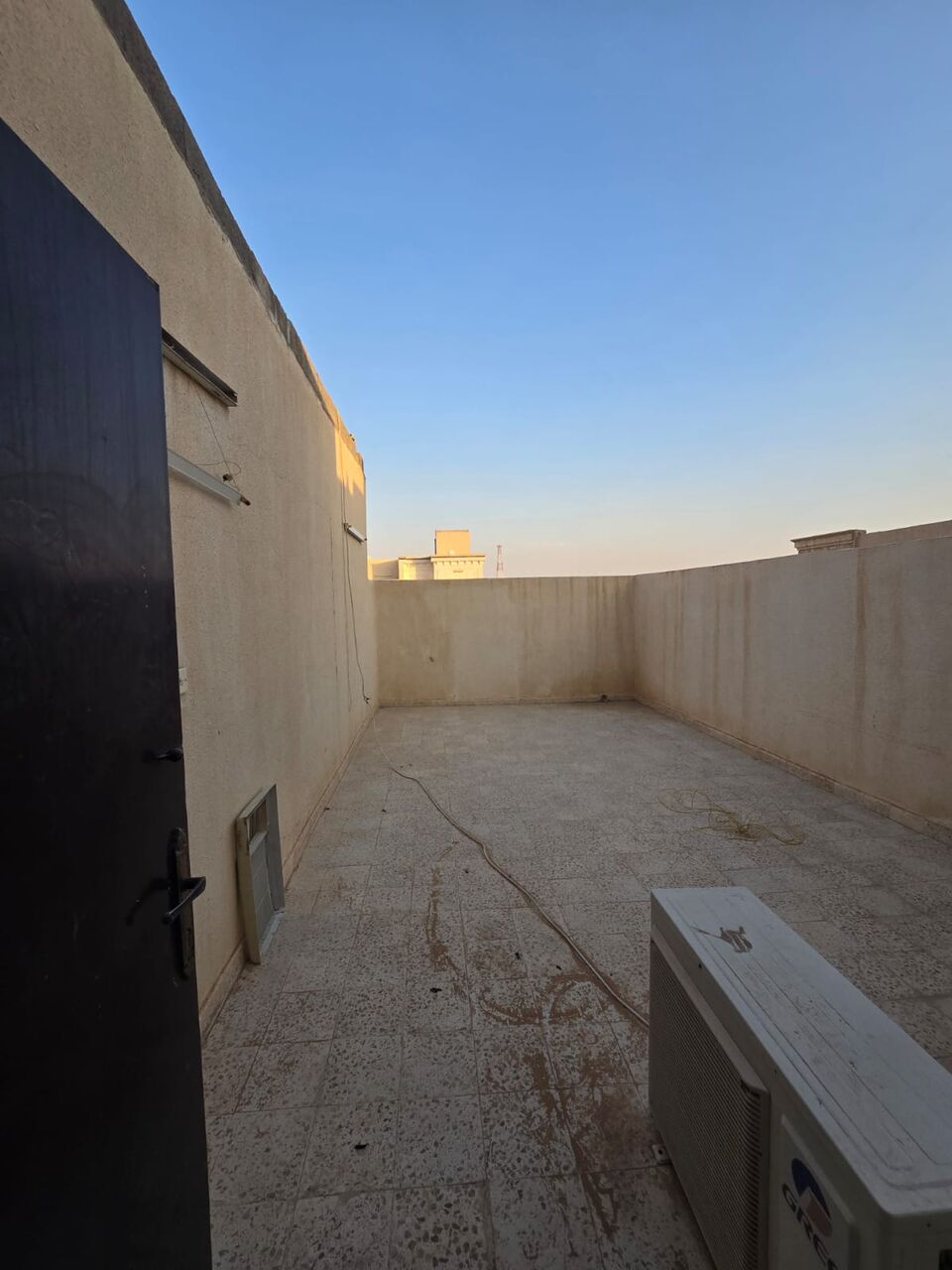 Al Rawdah, Apartments, Flats, Houses & Villas, SAR 2500/month,  3 BR,  Family Apartment 2nd Floor With Open Taris Large House With 2 Bathrooms