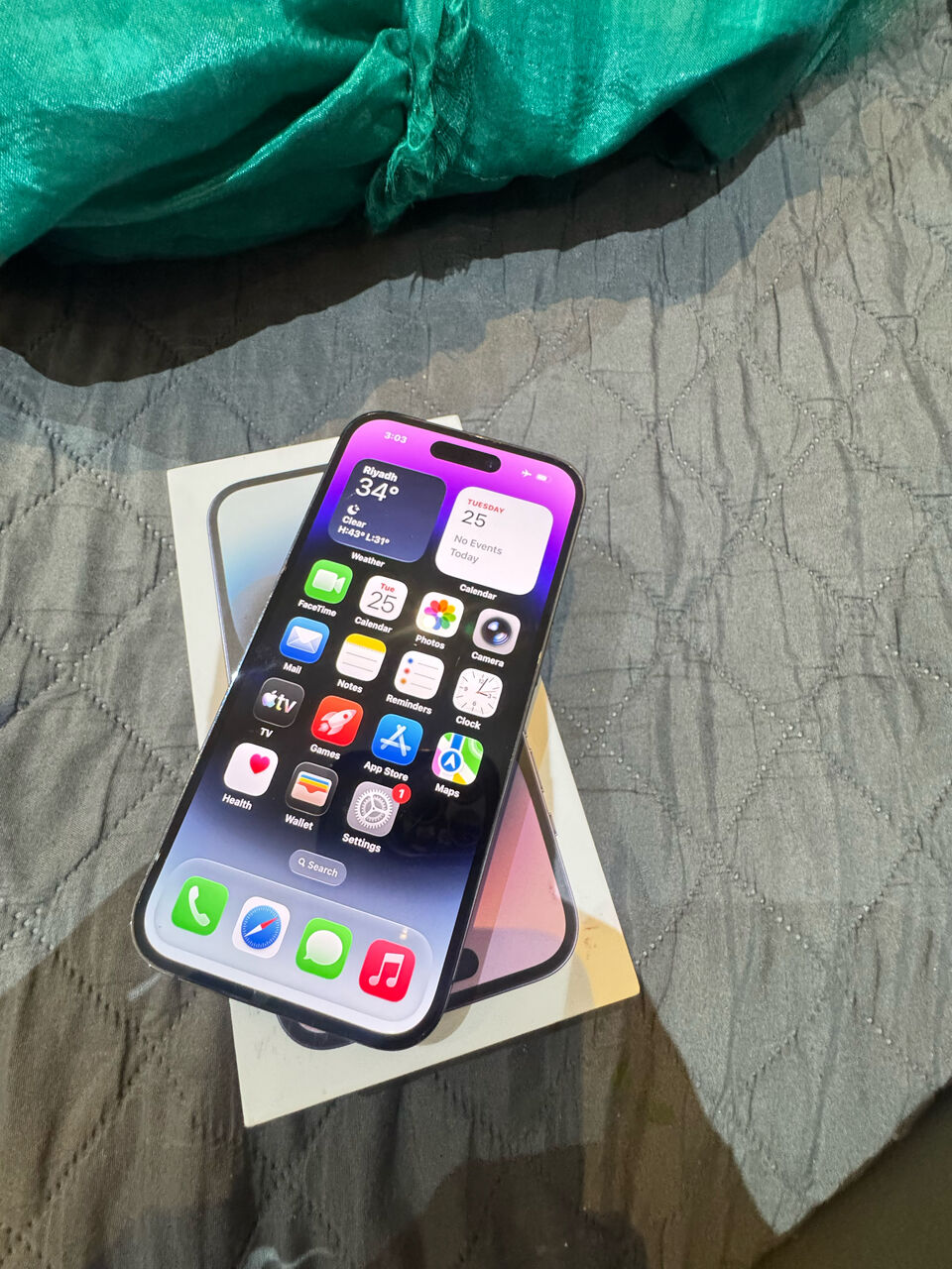 Khobar, Mobile Phones, SAR 2000,  Iphone 14 PRO 128gb Battery 86% Single Person Used