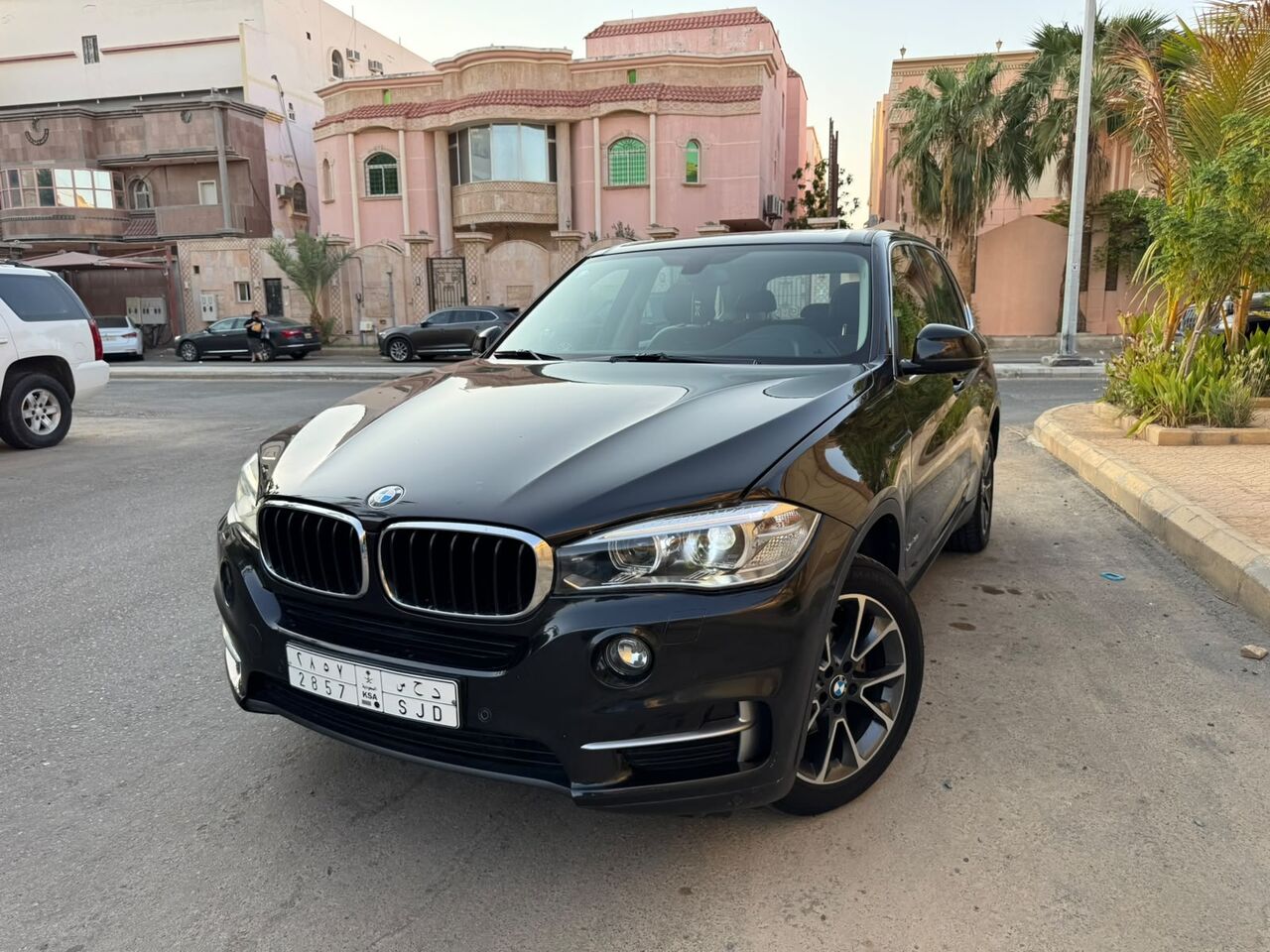 Jeddah, Vehicles, Cars & Trucks , SAR 52000,  Bmw X5,  2017,  Automatic,  350000 KM,   Six Cylinders Twin Turbo Price Negotiable