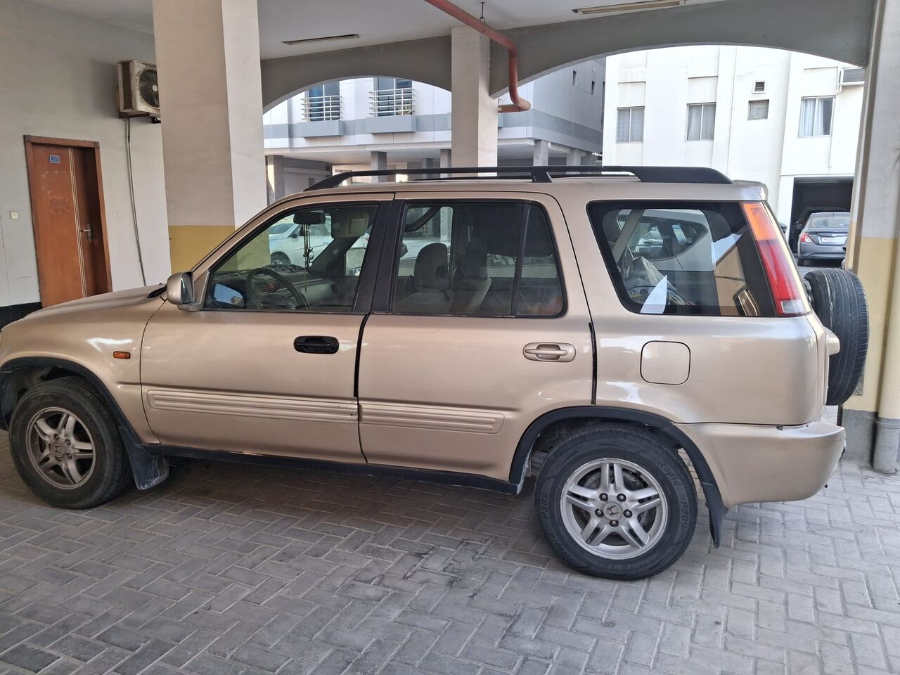 Manama, Vehicles, Cars & Trucks , BHD 550,  Honda CR-V,  2000,  Automatic,  370 KM,  Honda CRV