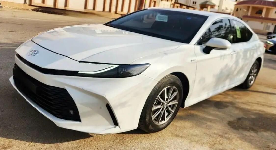 Riyadh, Vehicles, Cars & Trucks , SAR 96500,  TOYOTA CAMRY,  2025,  Automatic,  45000 KM,  LE HYBRID  100 % ORIGINAL PAINT 3