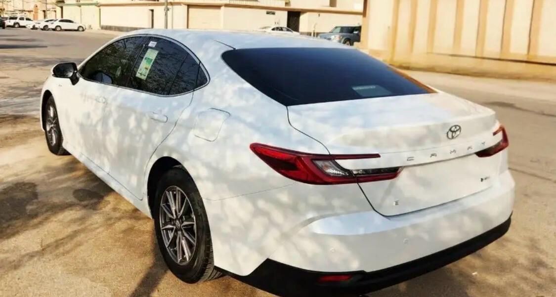 Riyadh, Vehicles, Cars & Trucks , SAR 96500,  TOYOTA CAMRY,  2025,  Automatic,  45000 KM,  LE HYBRID  100 % ORIGINAL PAINT 3