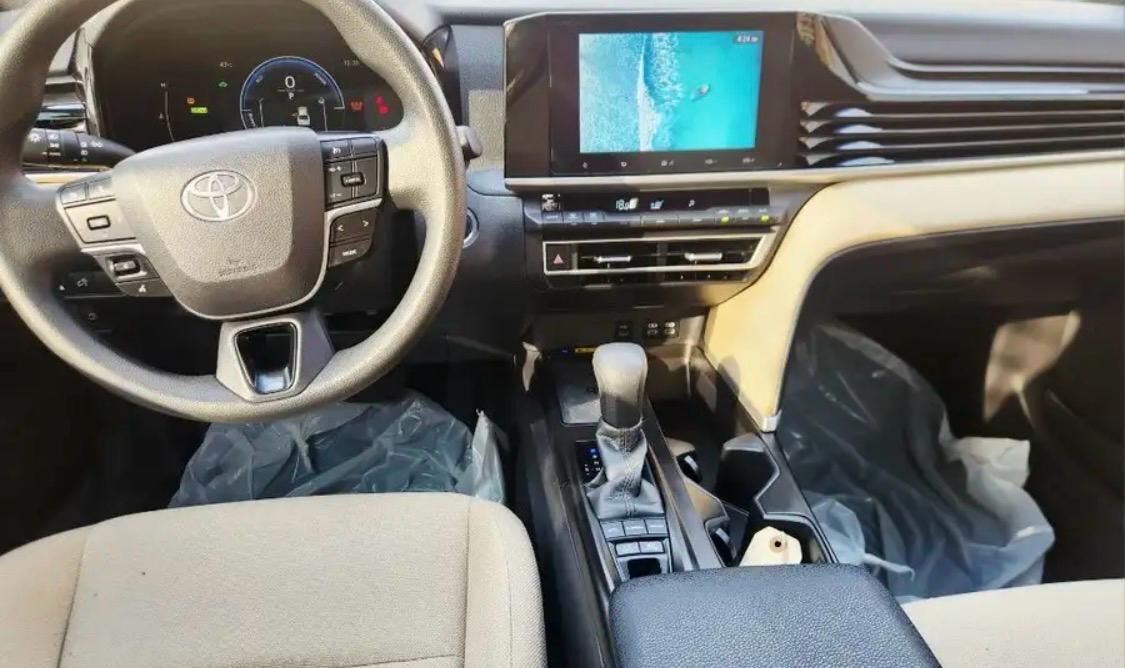 Riyadh, Vehicles, Cars & Trucks , SAR 96500,  TOYOTA CAMRY,  2025,  Automatic,  45000 KM,  LE HYBRID  100 % ORIGINAL PAINT 3