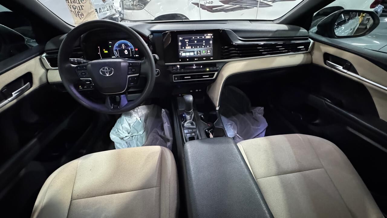 Riyadh, Vehicles, Cars & Trucks , SAR 96500,  TOYOTA CAMRY,  2025,  Automatic,  45000 KM,  LE HYBRID  100 % ORIGINAL PAINT 4