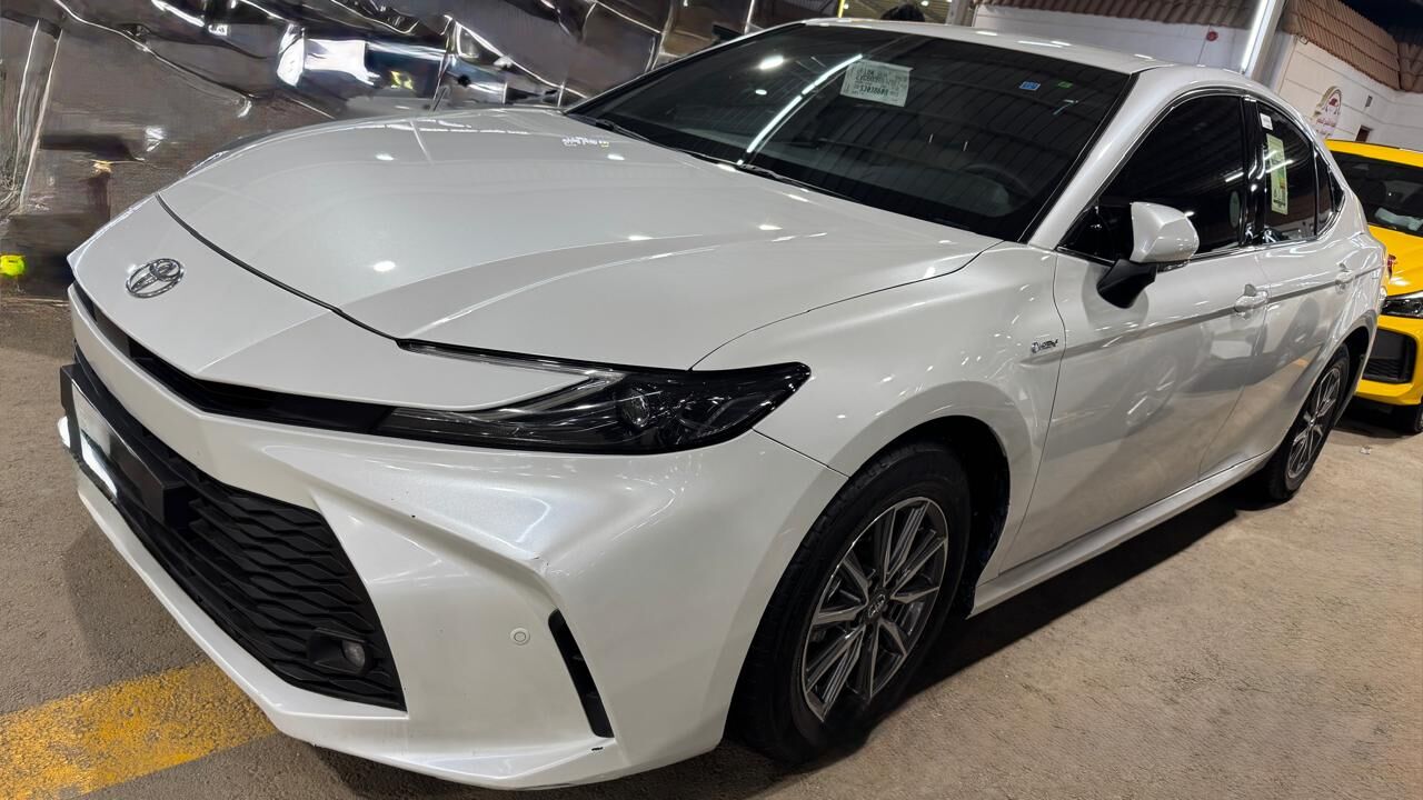 Riyadh, Vehicles, Cars & Trucks , SAR 96500,  TOYOTA CAMRY,  2025,  Automatic,  45000 KM,  LE HYBRID  100 % ORIGINAL PAINT 4