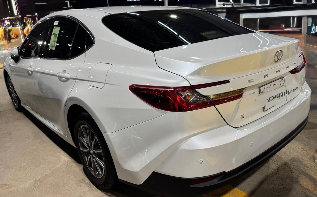 Riyadh, Vehicles, Cars & Trucks , SAR 96500,  TOYOTA CAMRY,  2025,  Automatic,  45000 KM,  LE HYBRID  100 % ORIGINAL PAINT 4