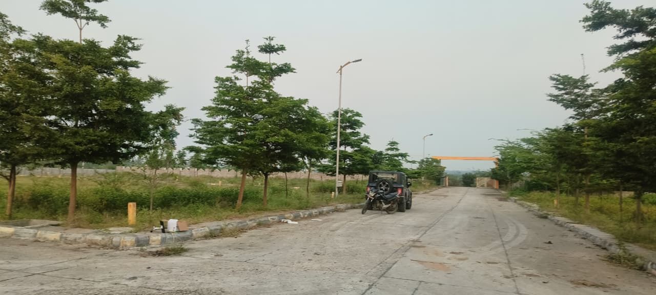 Hyderabad, Residential Plots, INR 15999,  250 Sq. Yard,  17 Acres Gated Community, Kalwakole &ndash; Your Dream Plot Awaits. Call 6305534817*