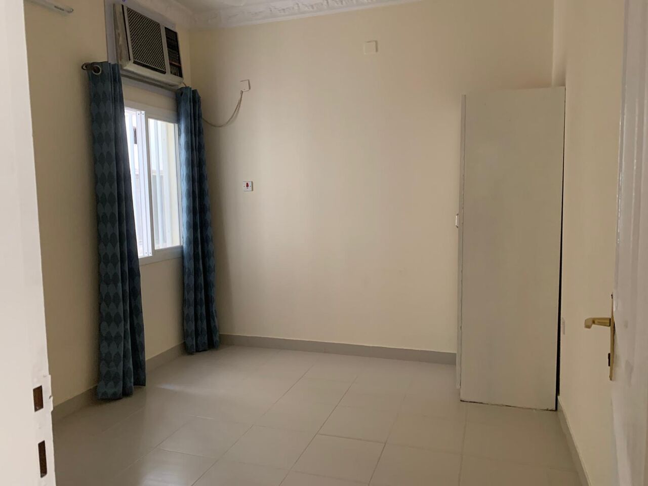 Hoora, Apartments, Flats, Houses & Villas, BHD 235/month,  Furnished,  SEMI FURNISHED 2 BHK FLAT FOR RENT WITH EWA NEAR TEA HOUSE HOORA