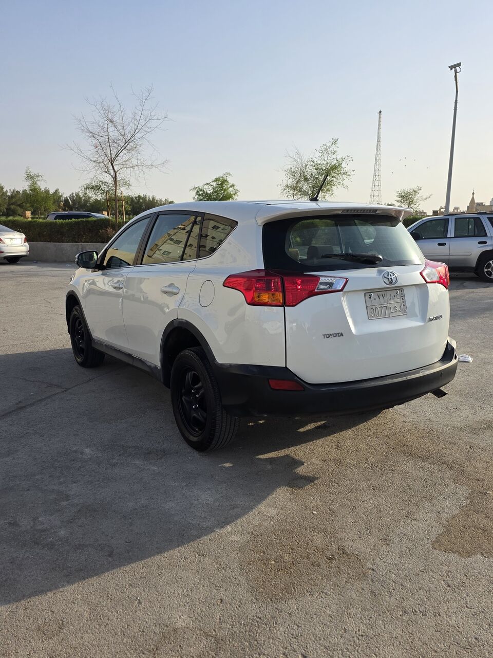 Riyadh, Vehicles, Cars & Trucks , SAR 46000,  Toyota RAV4,  2014,  Automatic,  198000 KM,  تويوتا راف فور