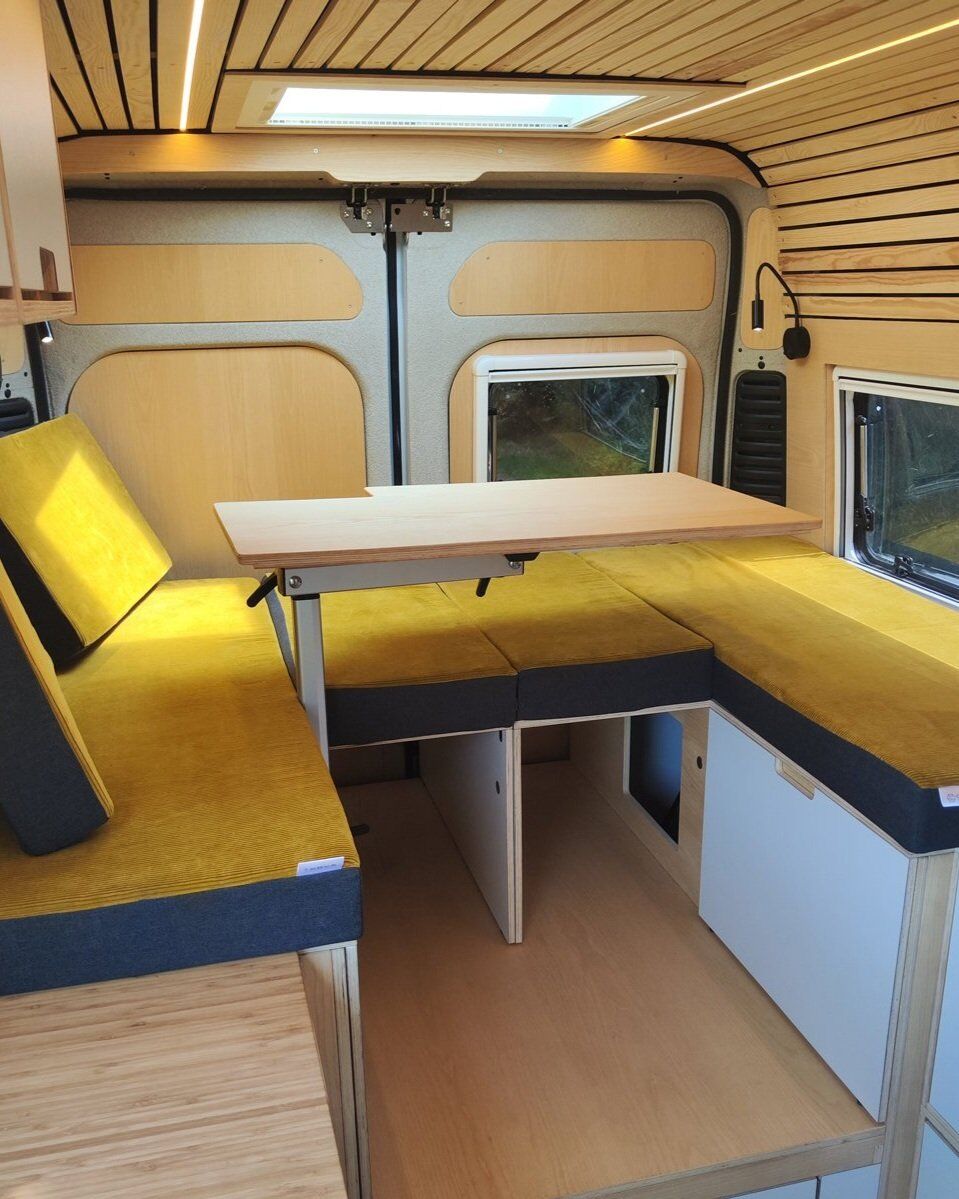 Berlin, Automotive, Mercedes Sprinter 4x4 Camper Ausbau Für Abenteuer Abseits Bekannter Wege