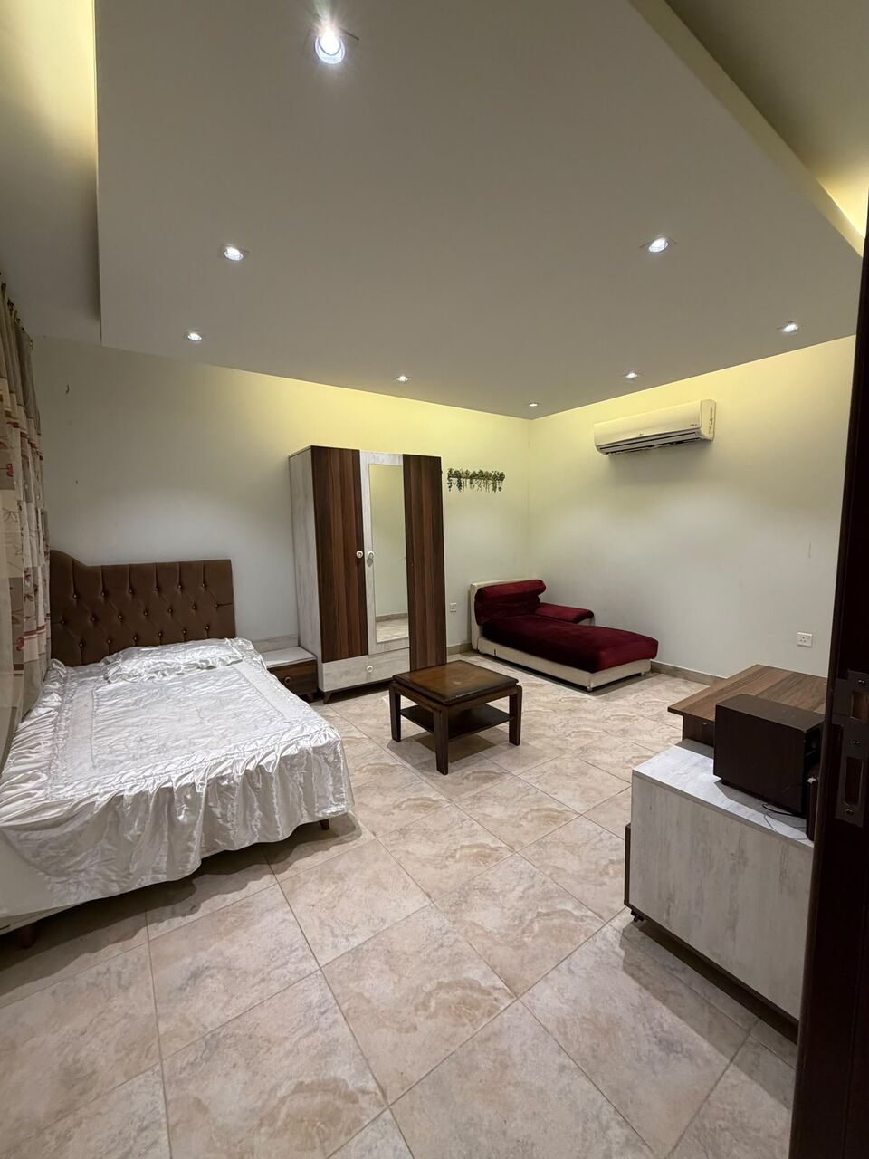 Al Malaz, Apartments, Flats, Houses & Villas, SAR 35/year,  Furnished,  3 BR,  3 Rooms On The 2nd Floor Of The Villa. ONLY FILIPINO OR SUDANESE