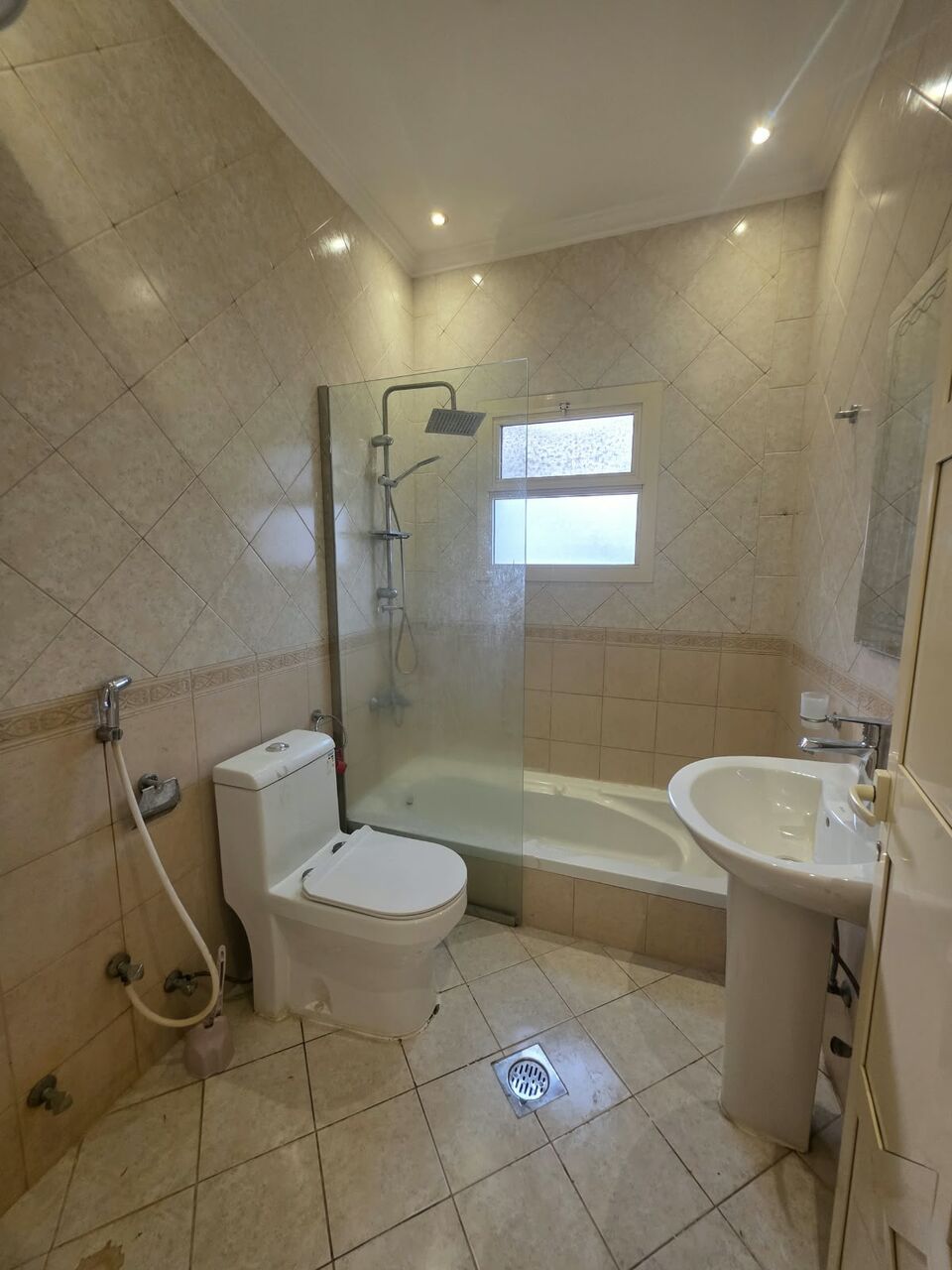 Khobar, Apartments, Flats, Houses & Villas, SAR 41000/year,  3 BR,  Consists Of:- 3 Bedrooms, 2 Living Room, 1 Majlis Room  4 Bathrooms, And A Kitchen,  Fast