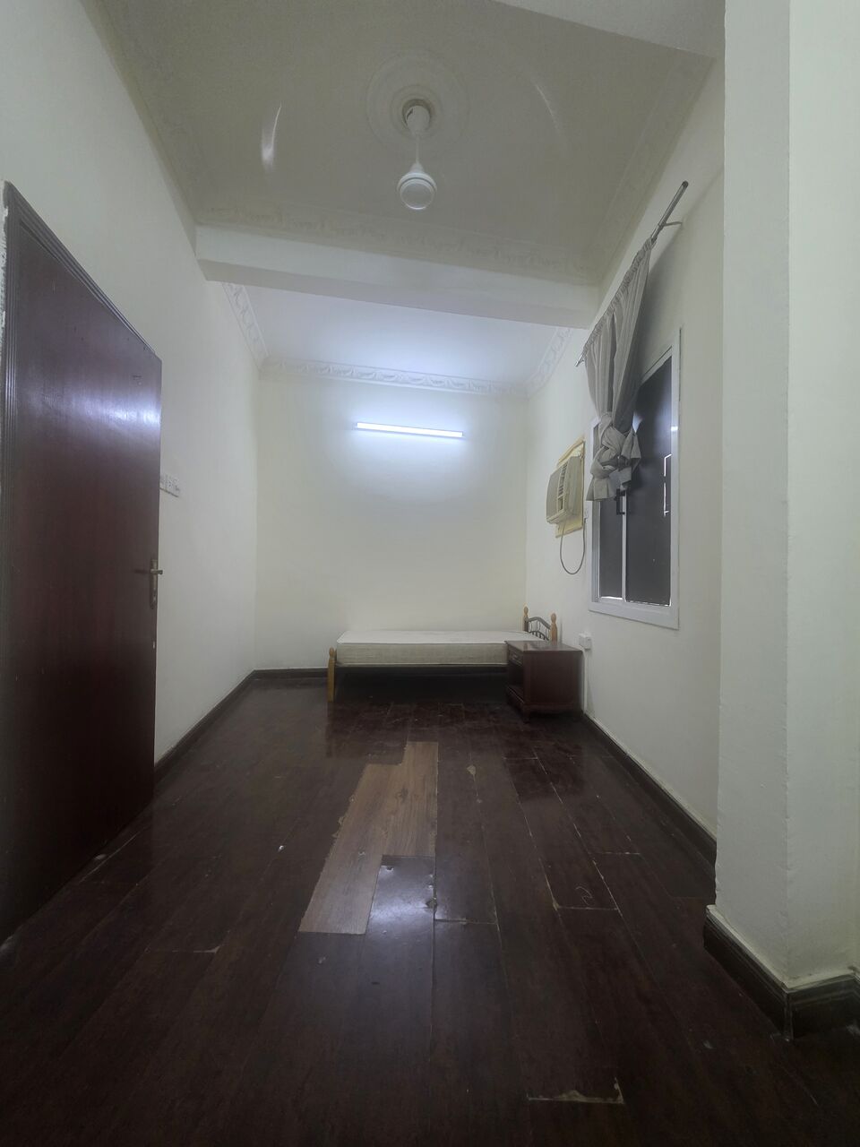 Gudaibiya, Apartments, Flats, Houses & Villas, BHD 140/month,  Studio,  Semi Furnished Spacious Studio Flat With Ewa @140/BD In Gudaibiya