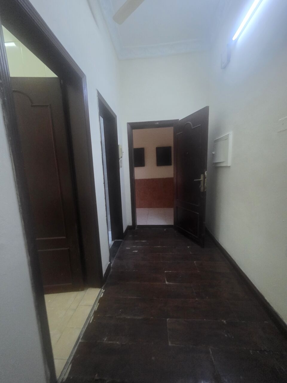 Gudaibiya, Apartments, Flats, Houses & Villas, BHD 140/month,  Studio,  Semi Furnished Spacious Studio Flat With Ewa @140/BD In Gudaibiya