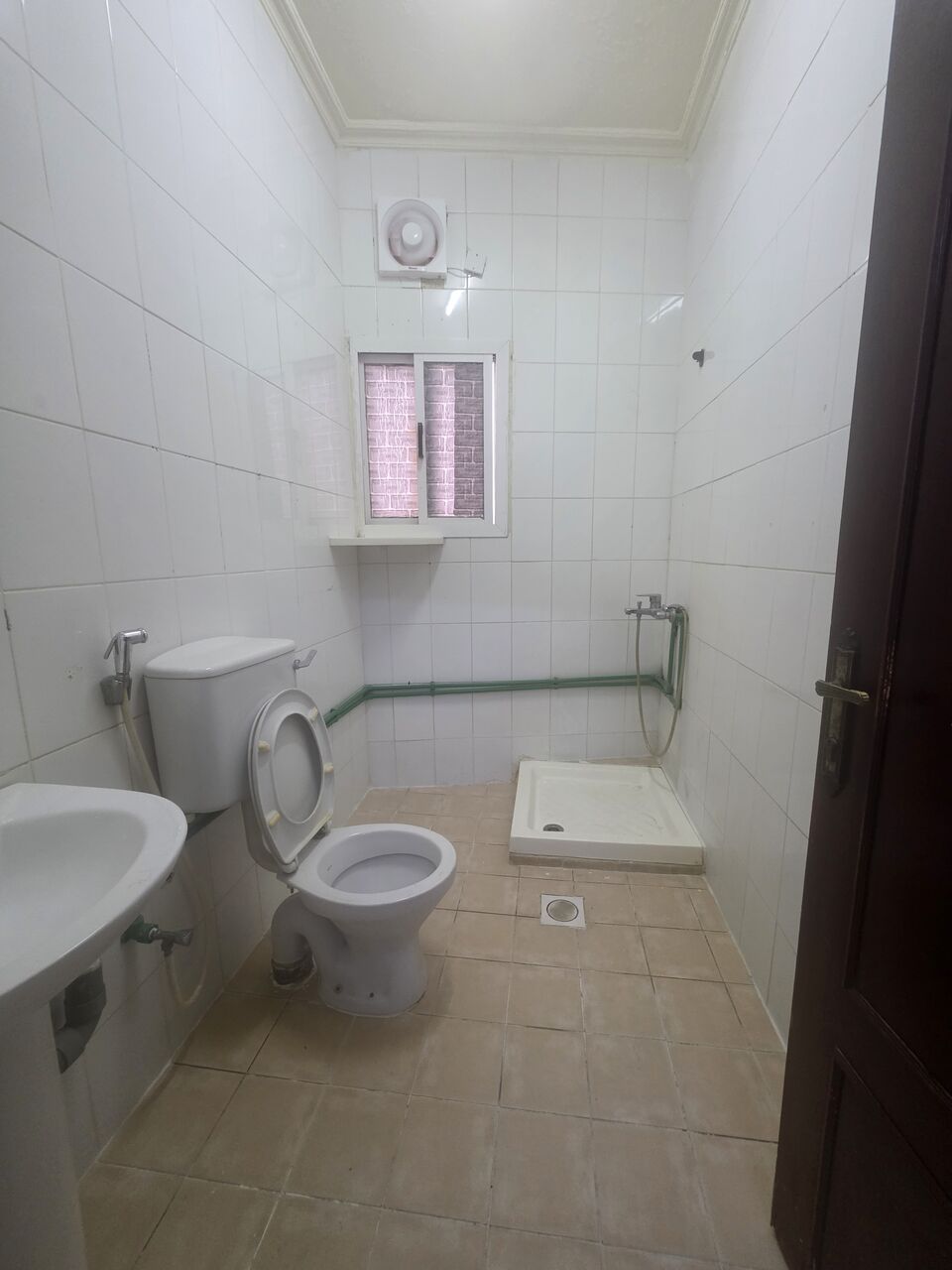Gudaibiya, Apartments, Flats, Houses & Villas, BHD 140/month,  Studio,  Semi Furnished Spacious Studio Flat With Ewa @140/BD In Gudaibiya