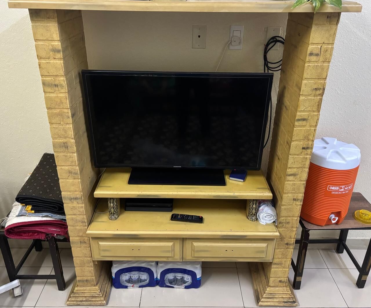 Jubail, Electronics, SAR 400,  Samsung 39" LED TV + Stand