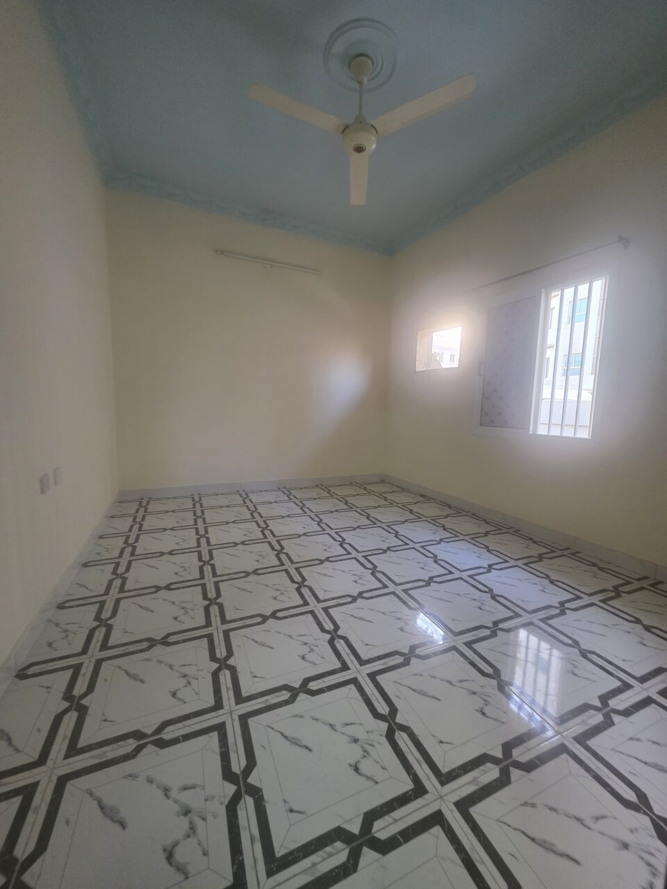 Gudaibiya, Apartments, Flats, Houses & Villas, BHD 200/month,  2 BR,  -Neet & Clean Semi Furnished 2 BHK Flat With Ewa @200/BD In Gudaibiya